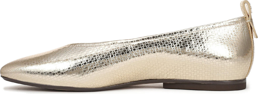 27 Edit Naturalizer Carla Flat - Women's