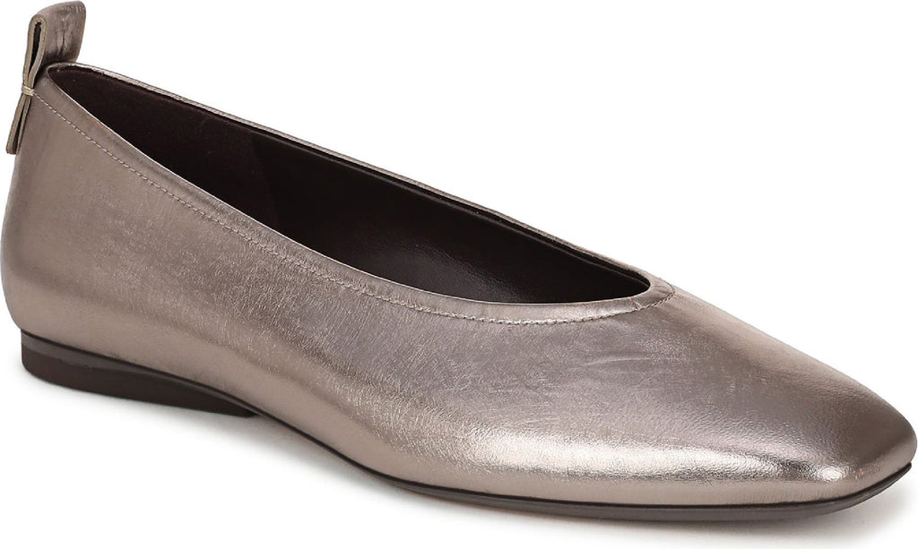27 Edit Naturalizer Carla Flat - Women's