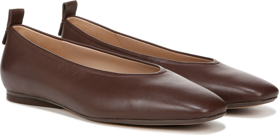 27 Edit Naturalizer Carla Flat - Women's