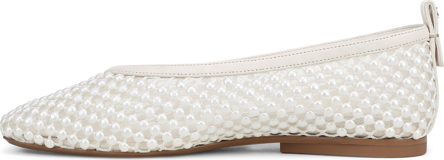27 Edit Naturalizer Carla Flat - Women's