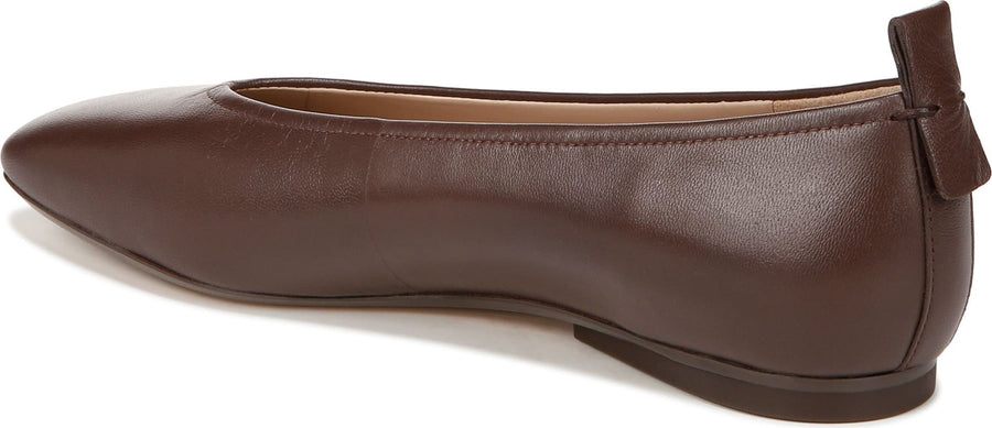 27 Edit Naturalizer Carla Flat - Women's