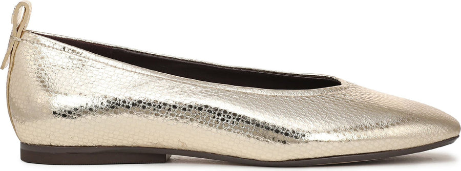27 Edit Naturalizer Carla Flat - Women's