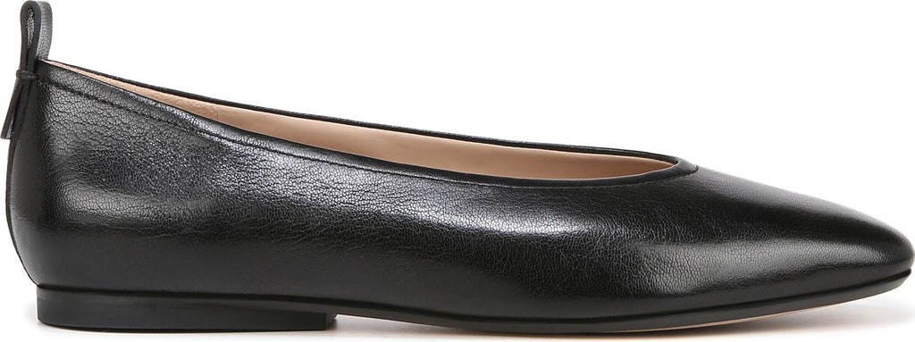 27 Edit Naturalizer Carla Flat - Women's