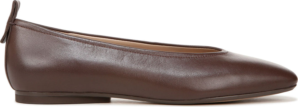 27 Edit Naturalizer Carla Flat - Women's
