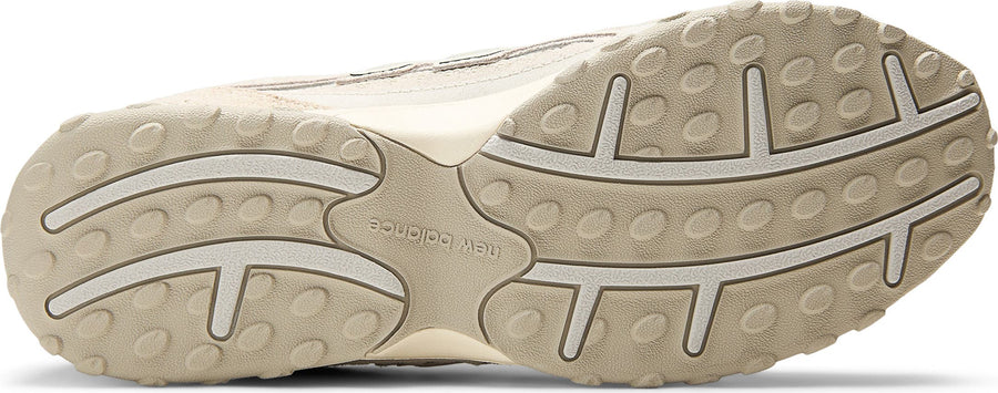 New Balance Gender Inclusive 204L Sneaker - Men's