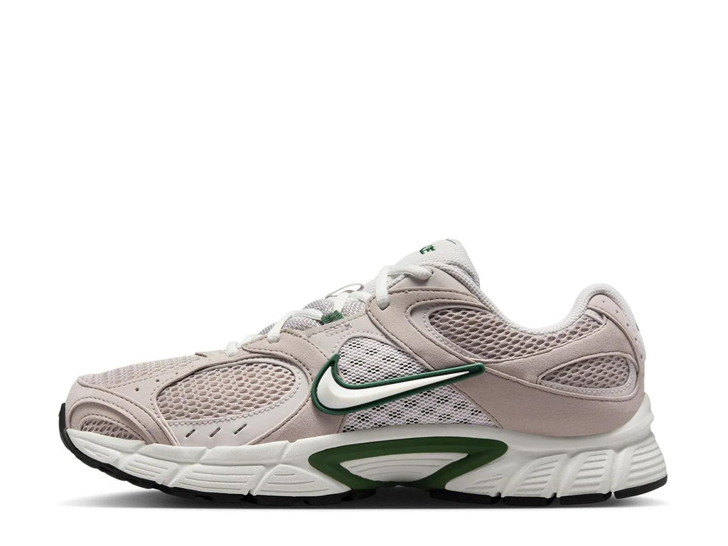 Nike V5 RNR Sneaker - Men's