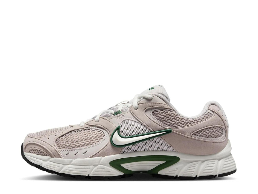 Nike V5 RNR Sneaker - Men's