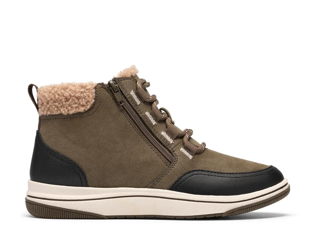 Clarks Cloudsteppers Breeze Moss Bootie