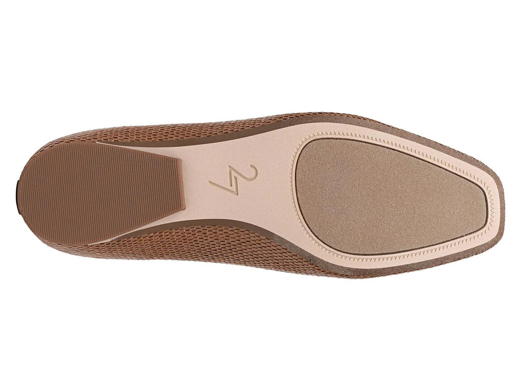 27 Edit Naturalizer Carla Flat