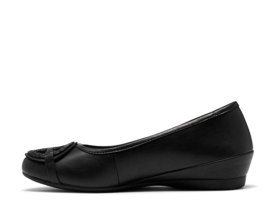 Clarks Cathrynn Luna Flat - Women's