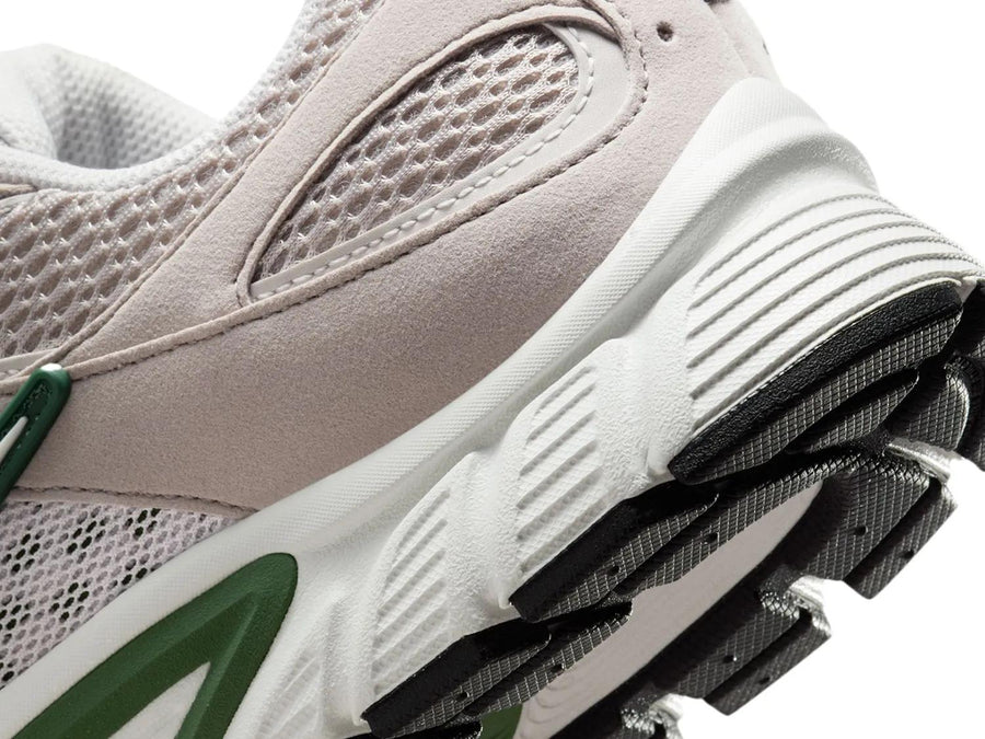 Nike V5 RNR Sneaker - Men's