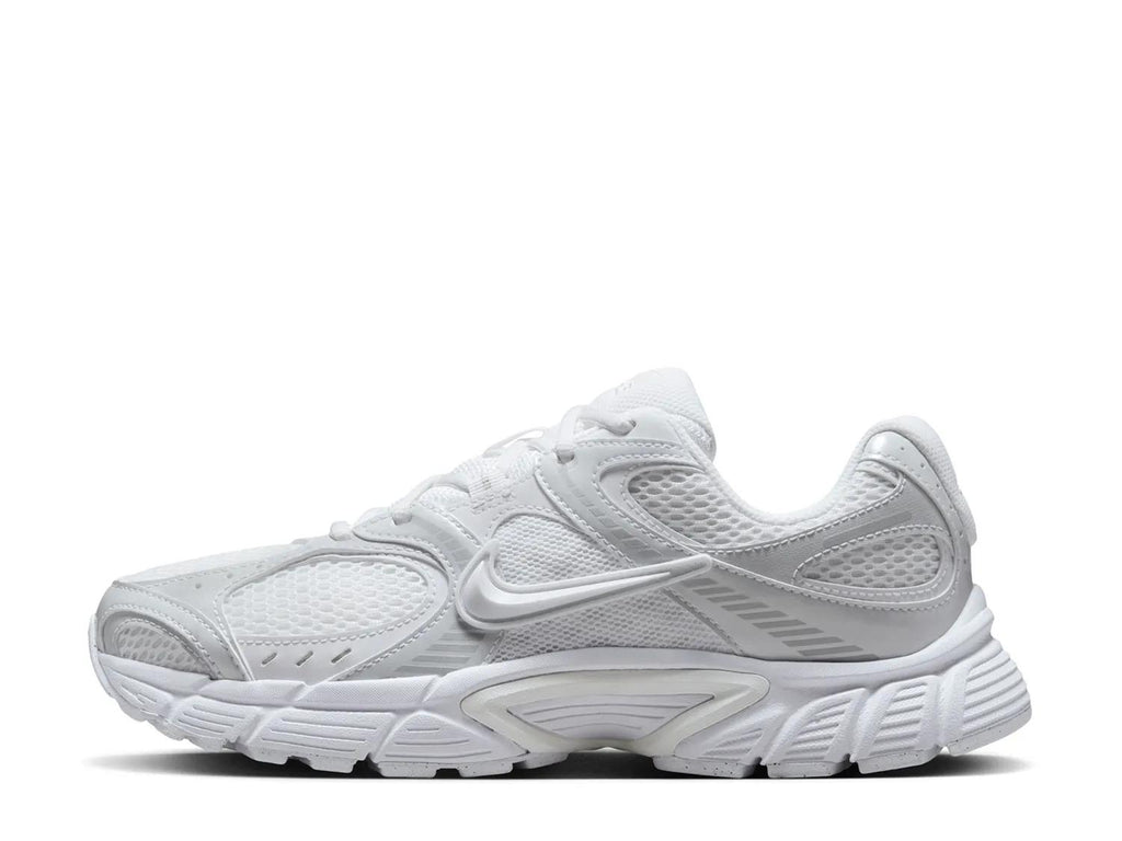 Nike V5 RNR Sneaker - Women's