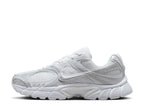 Nike V5 RNR Sneaker - Women's