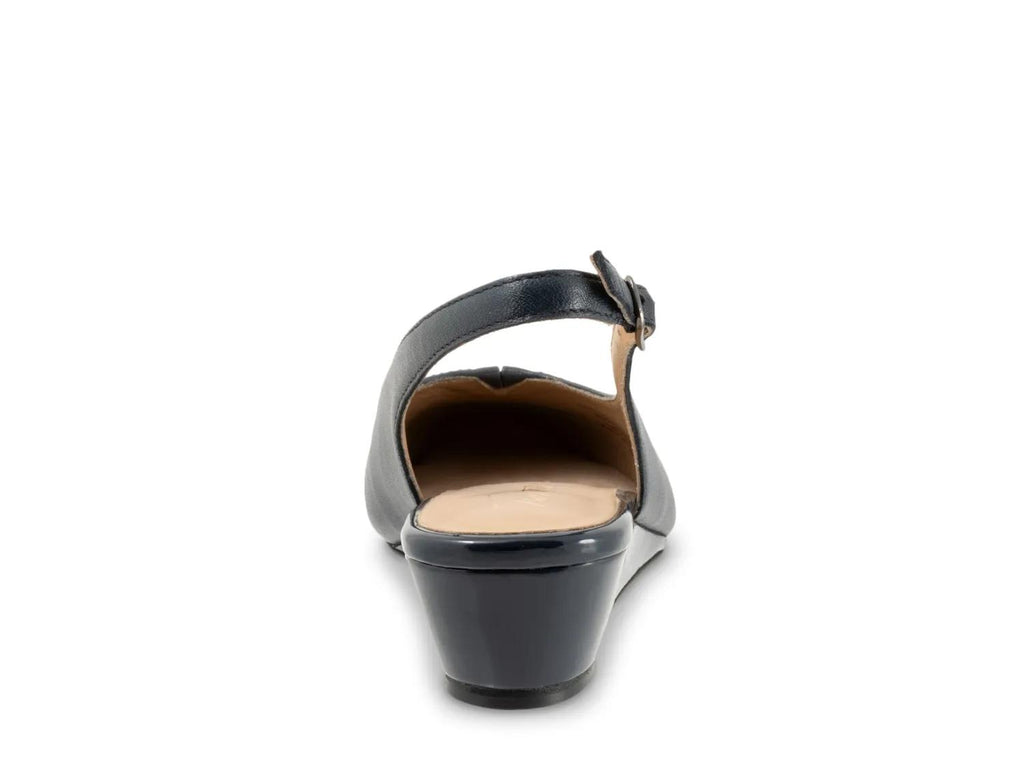 Trotters Dea Wedge Pump