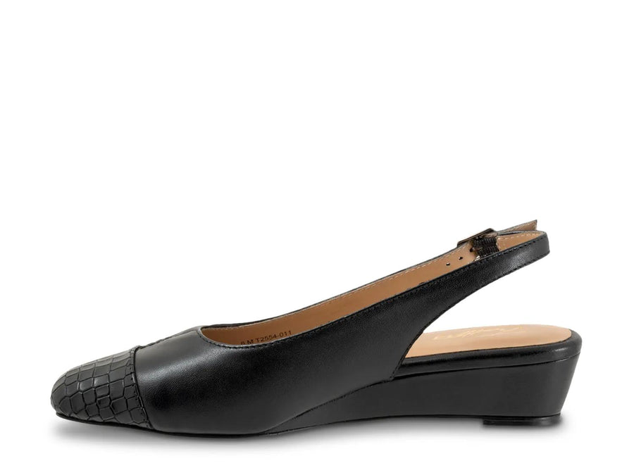 Trotters Dea Wedge Pump