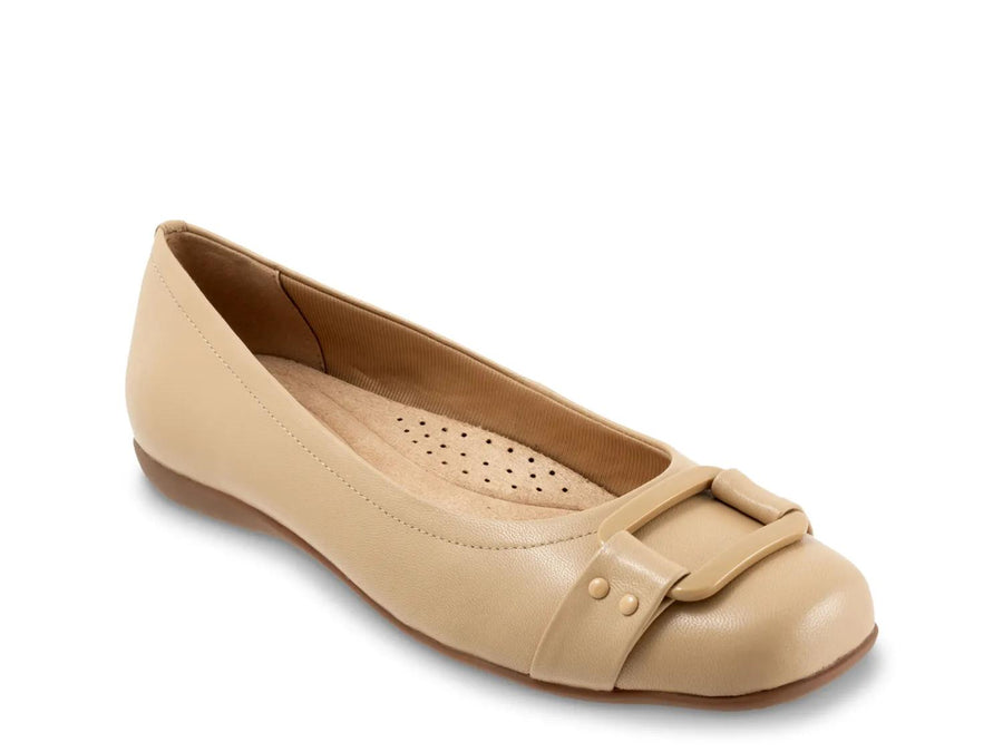 Trotters Sizzle Flat
