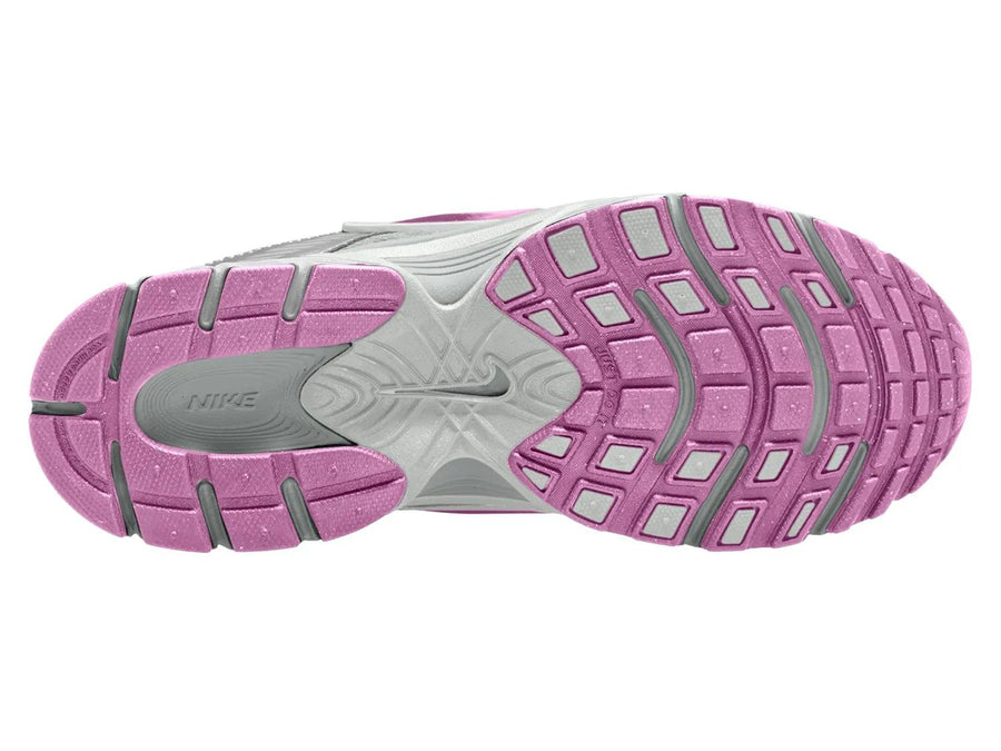 Nike V5 RNR Sneaker - Women's