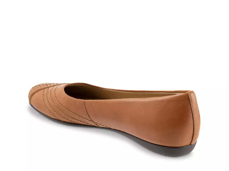 Trotters Sasha Flat