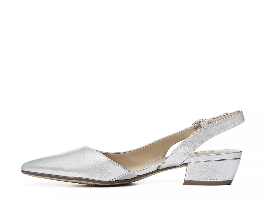 Naturalizer Banks Pump