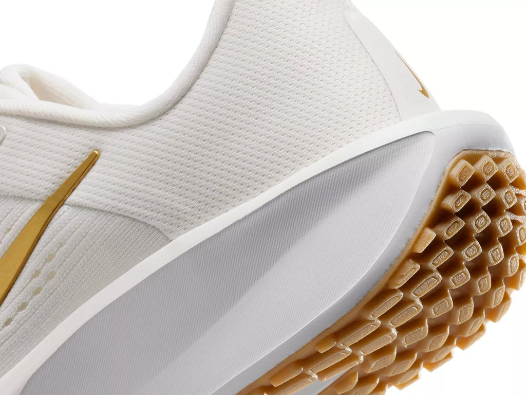 Nike Quest 6 Running Shoe - Women's