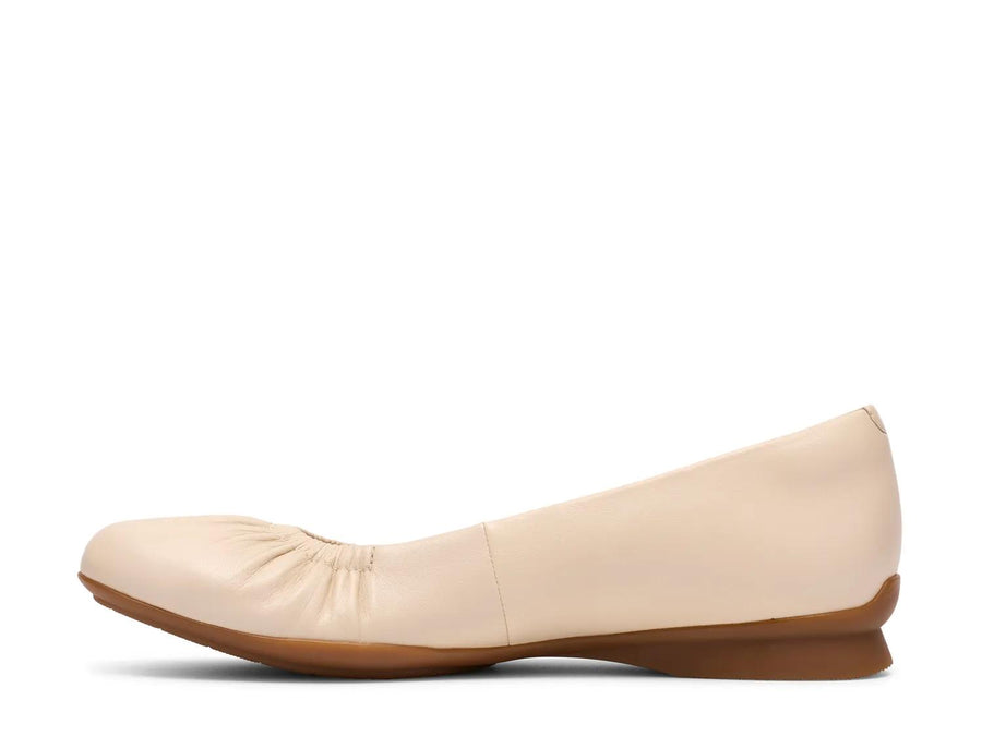 Clarks Jazymnn Lo Flat
