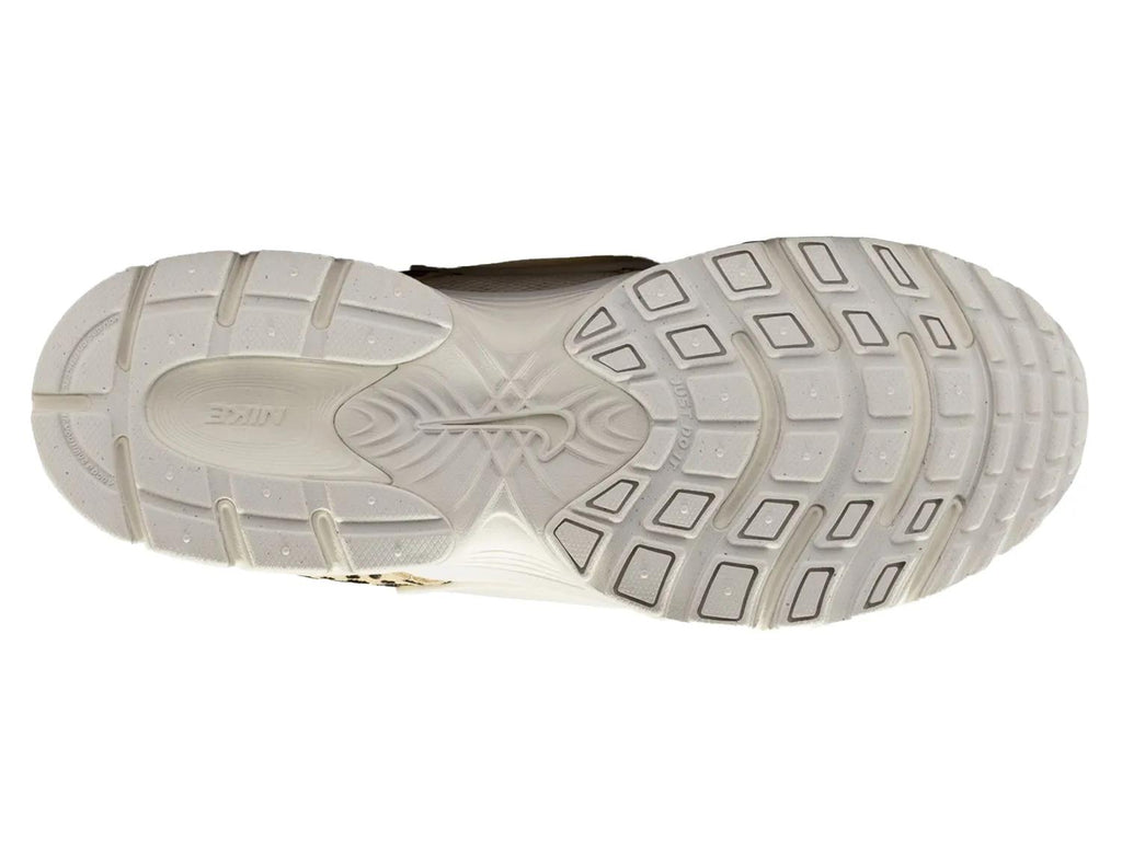 Nike V5 RNR Sneaker - Women's
