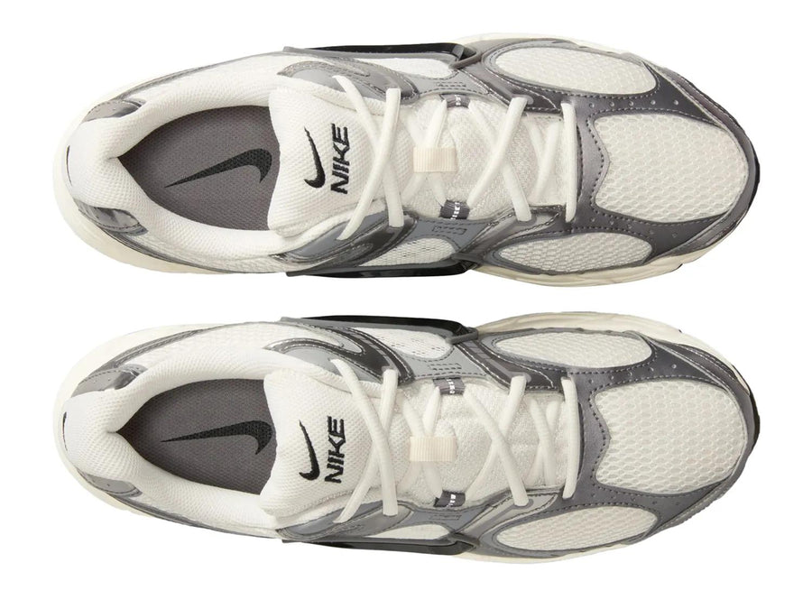 Nike V5 RNR Sneaker - Men's