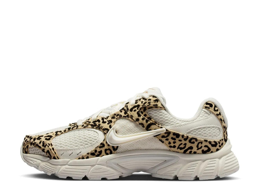Nike V5 RNR Sneaker - Women's