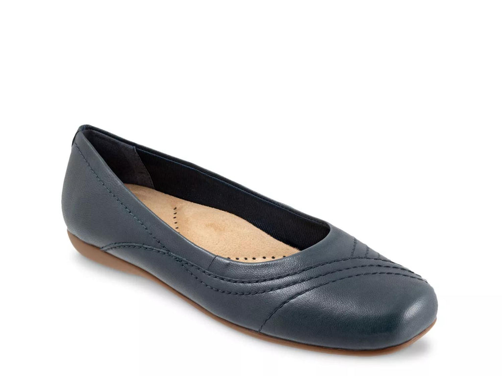 Trotters Sasha Flat