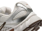 Nike V5 RNR Sneaker - Women's