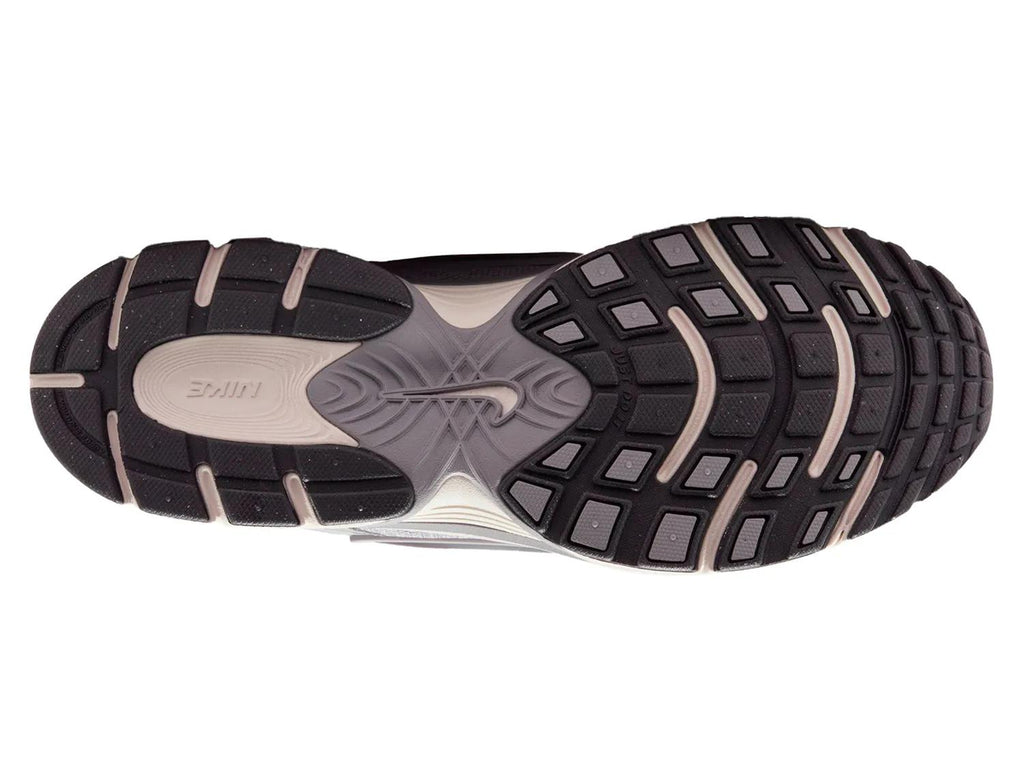 Nike V5 RNR Sneaker - Men's