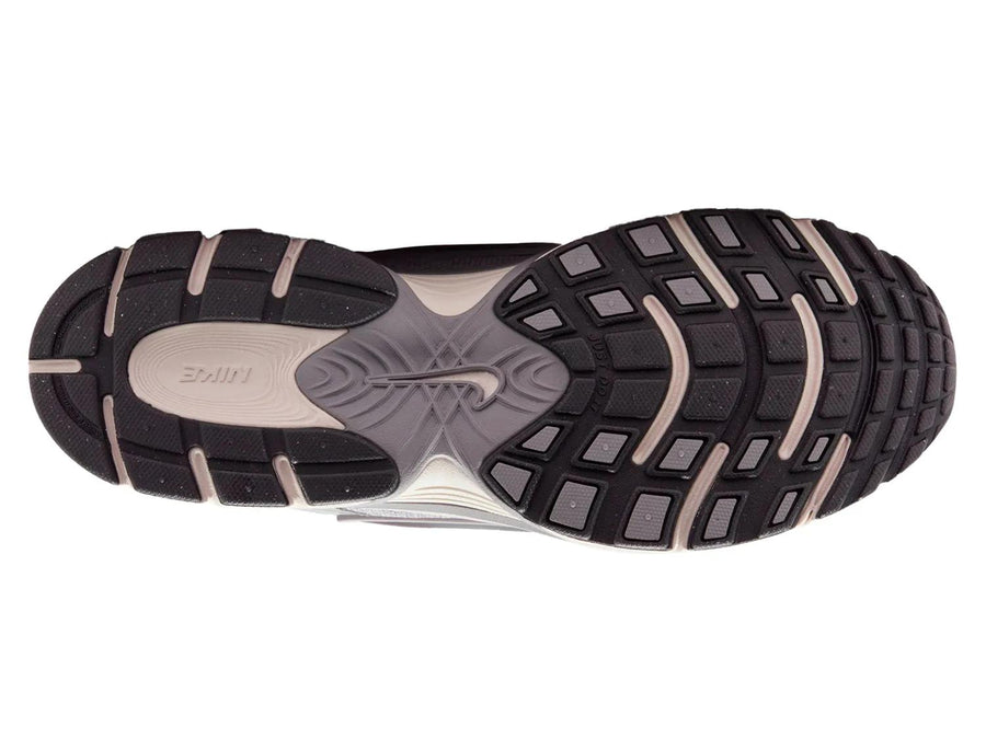 Nike V5 RNR Sneaker - Men's