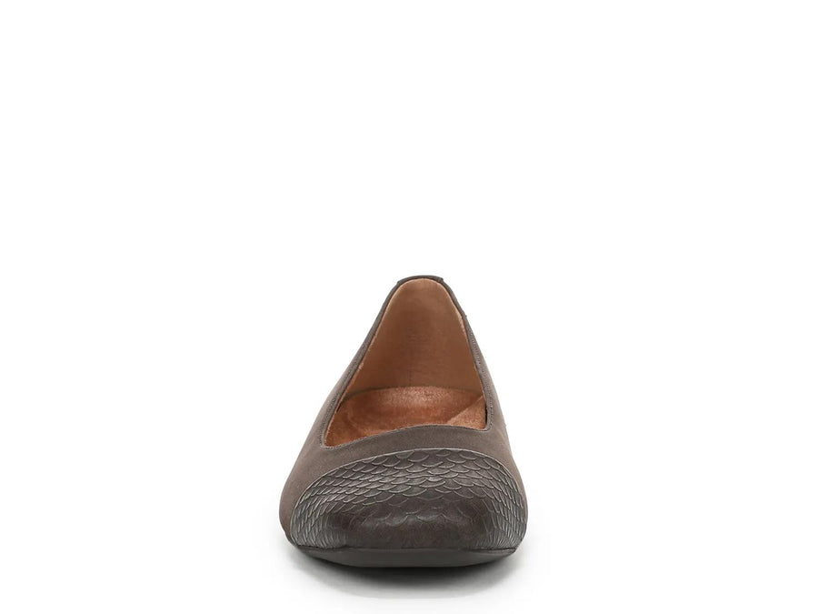 Vionic Hollen Flat