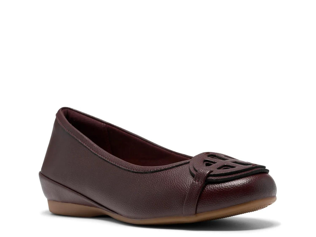 Clarks Cathrynn Luna Flat