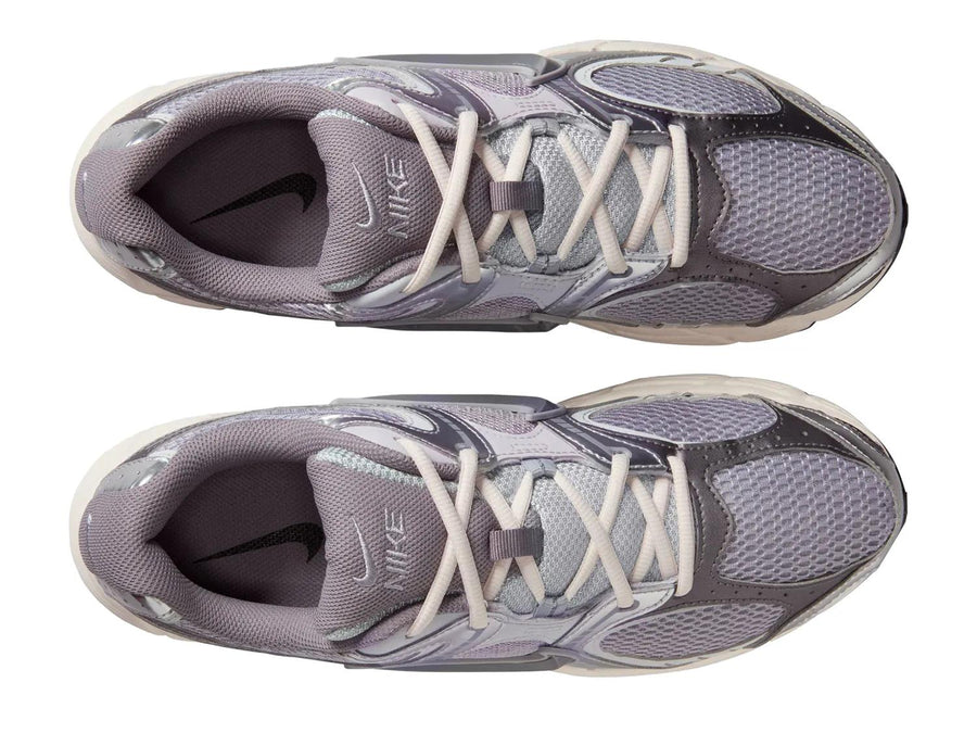 Nike V5 RNR Sneaker - Men's