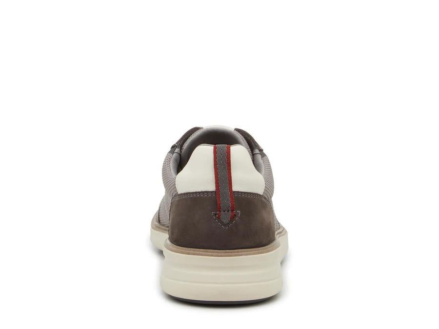Vince Camuto Haldin Sneaker