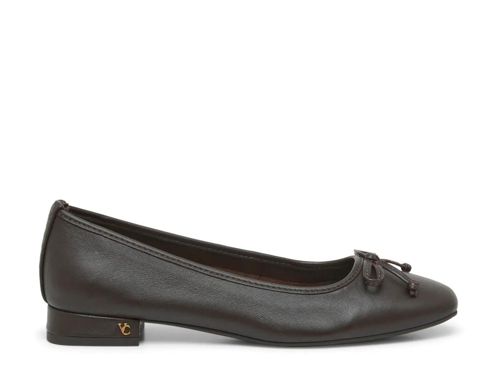 Vince Camuto Jenla Flat