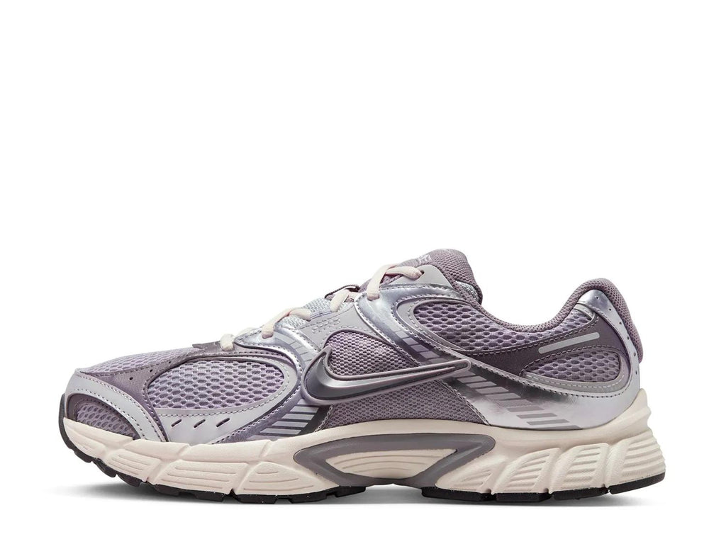 Nike V5 RNR Sneaker - Men's