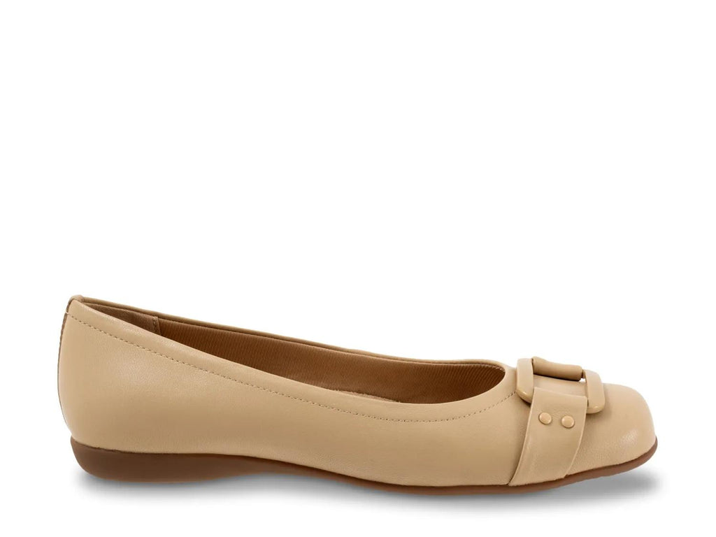 Trotters Sizzle Flat