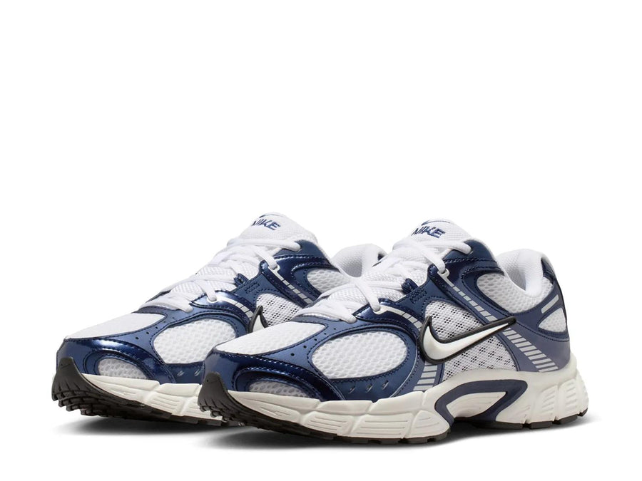 Nike V5 RNR Sneaker - Men's