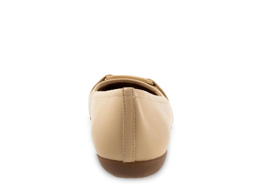 Trotters Sizzle Flat