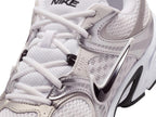 Nike V5 RNR Sneaker - Men's