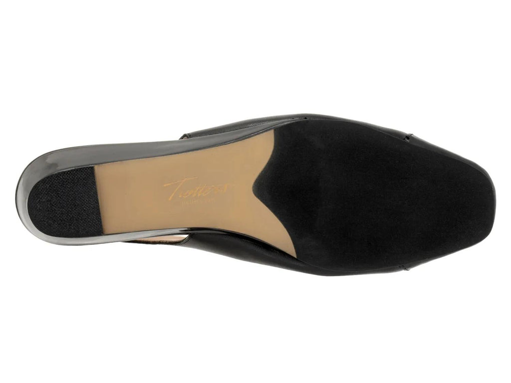 Trotters Dea Wedge Pump