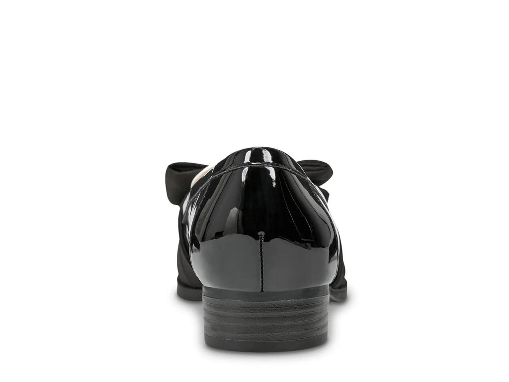 Bandolino Lindio Loafer