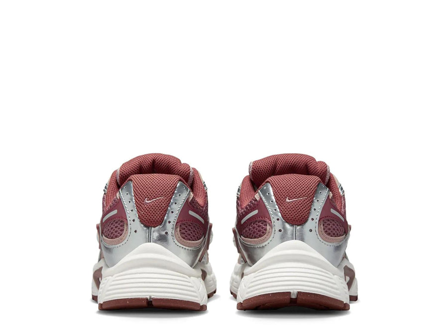 Nike V5 RNR Sneaker - Women's