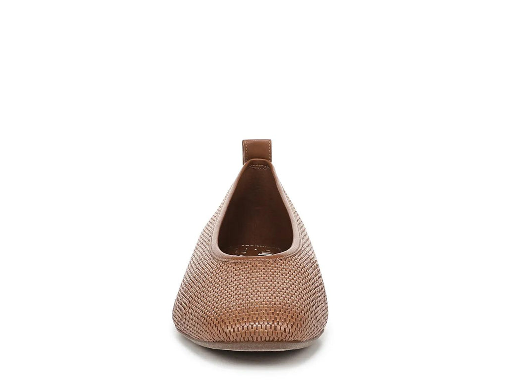 27 Edit Naturalizer Carla Flat