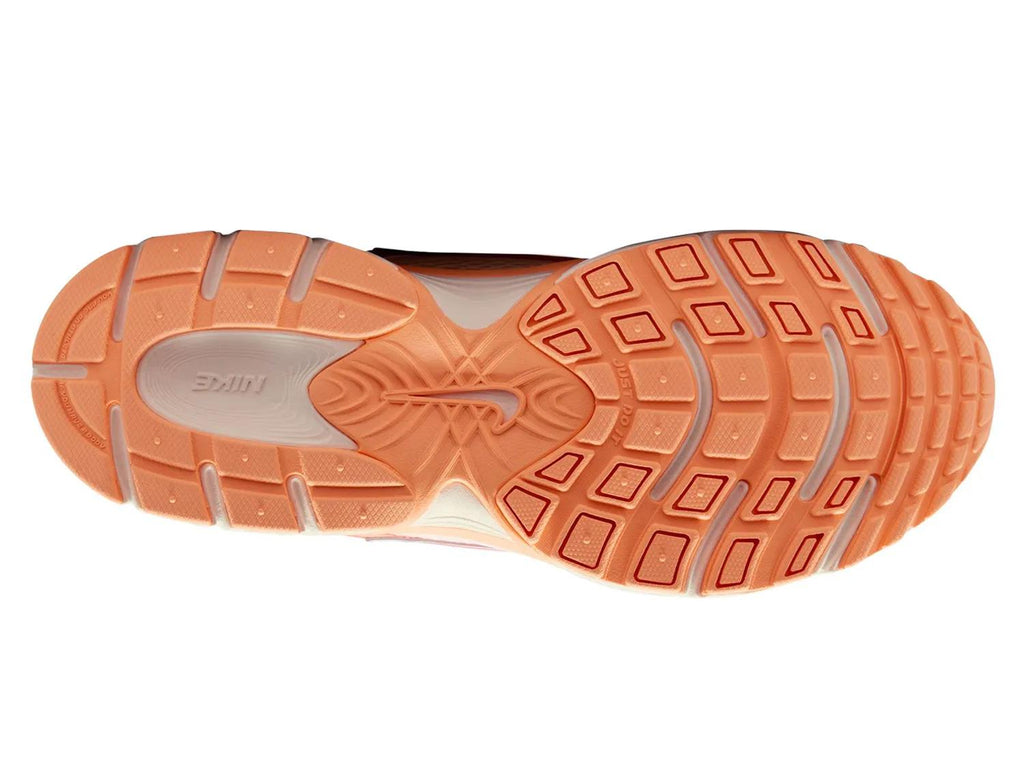 Nike V5 RNR Sneaker - Women's
