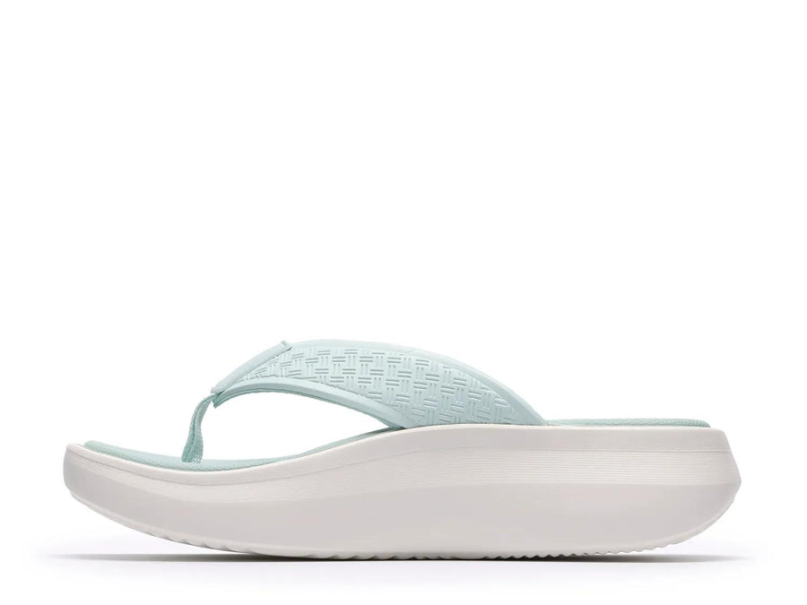 Clarks Cloudsteppers Solevana Post Sandal