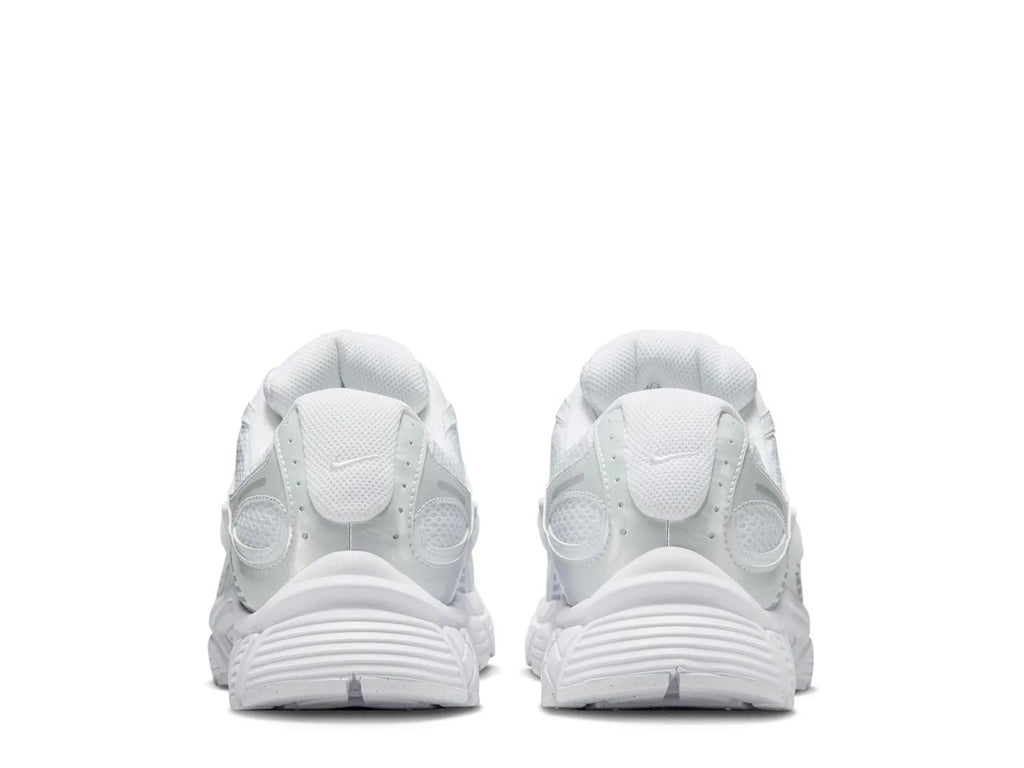 Nike V5 RNR Sneaker - Men's