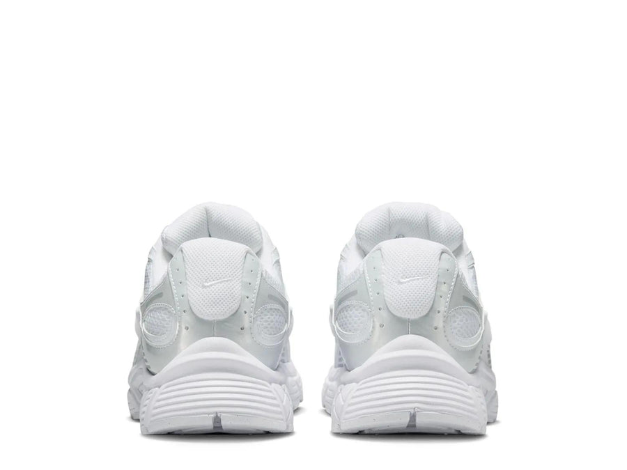Nike V5 RNR Sneaker - Men's